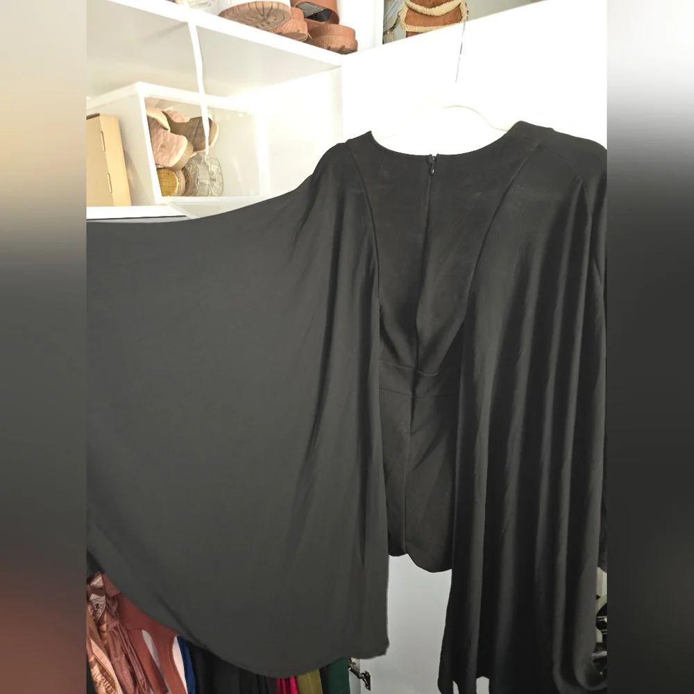 Black Rohmper with Cape - Picture 3 of 3